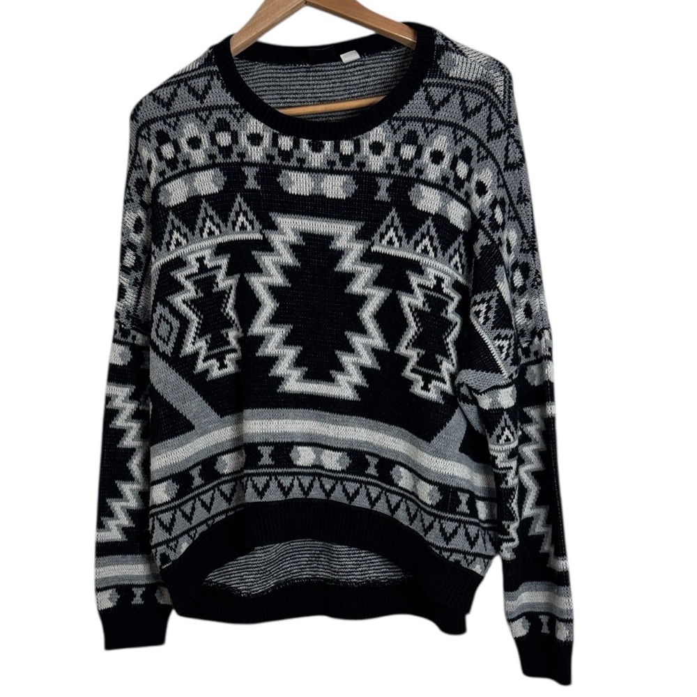 Urban Outfitters BDG Black and Gray Geometric Aztec Crewneck Hi-Lo Sweater sz S